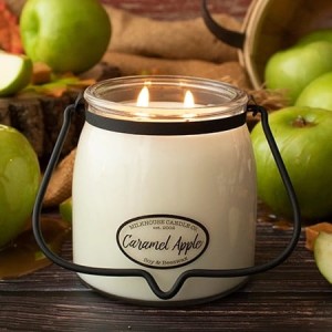 Milkhouse Candles CARAMEL APPLE Świeca Średnia