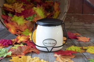 Milkhouse Candles RAKE, PILE, LEAP! Świeca Średnia