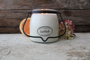 Milkhouse Candles GRATITUDE Świeca Średnia